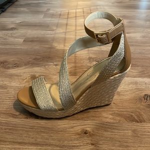 Jessica Simpson wedge heel -size 7. Worn a few times but in great condition